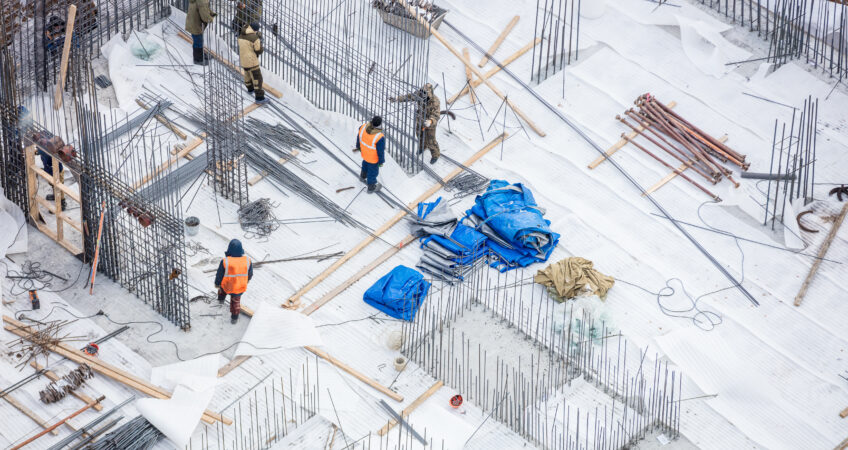 the construction of the Foundation concrete monolith winter